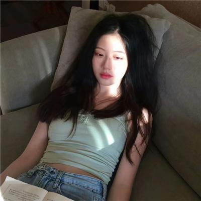 布勒斯特之女 封面